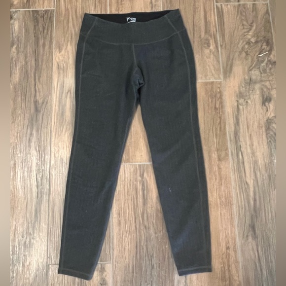 Old Navy Active Leggings - Picture 2 of 2